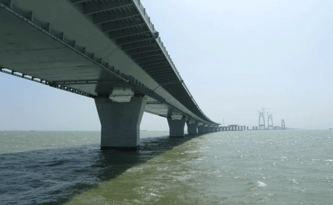 Zhuhai-Macao Bridge Closure can be Built with the Steel Quantity 60 Eiffel