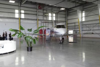 Firma de aviones privados abre un nuevo hangar de $ 6.5M en Tampa International